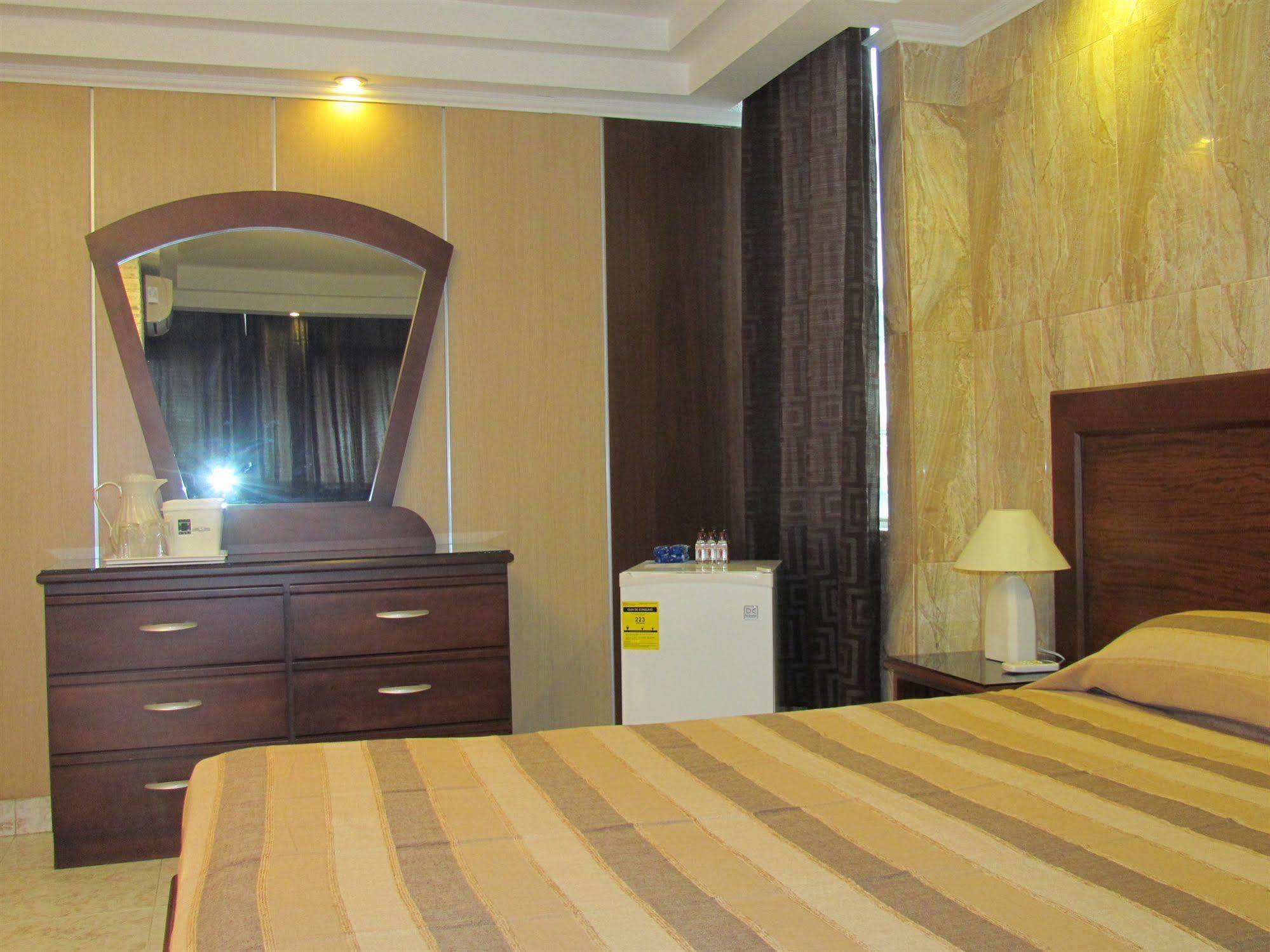 Hotel Roma Plaza Panamá Esterno foto