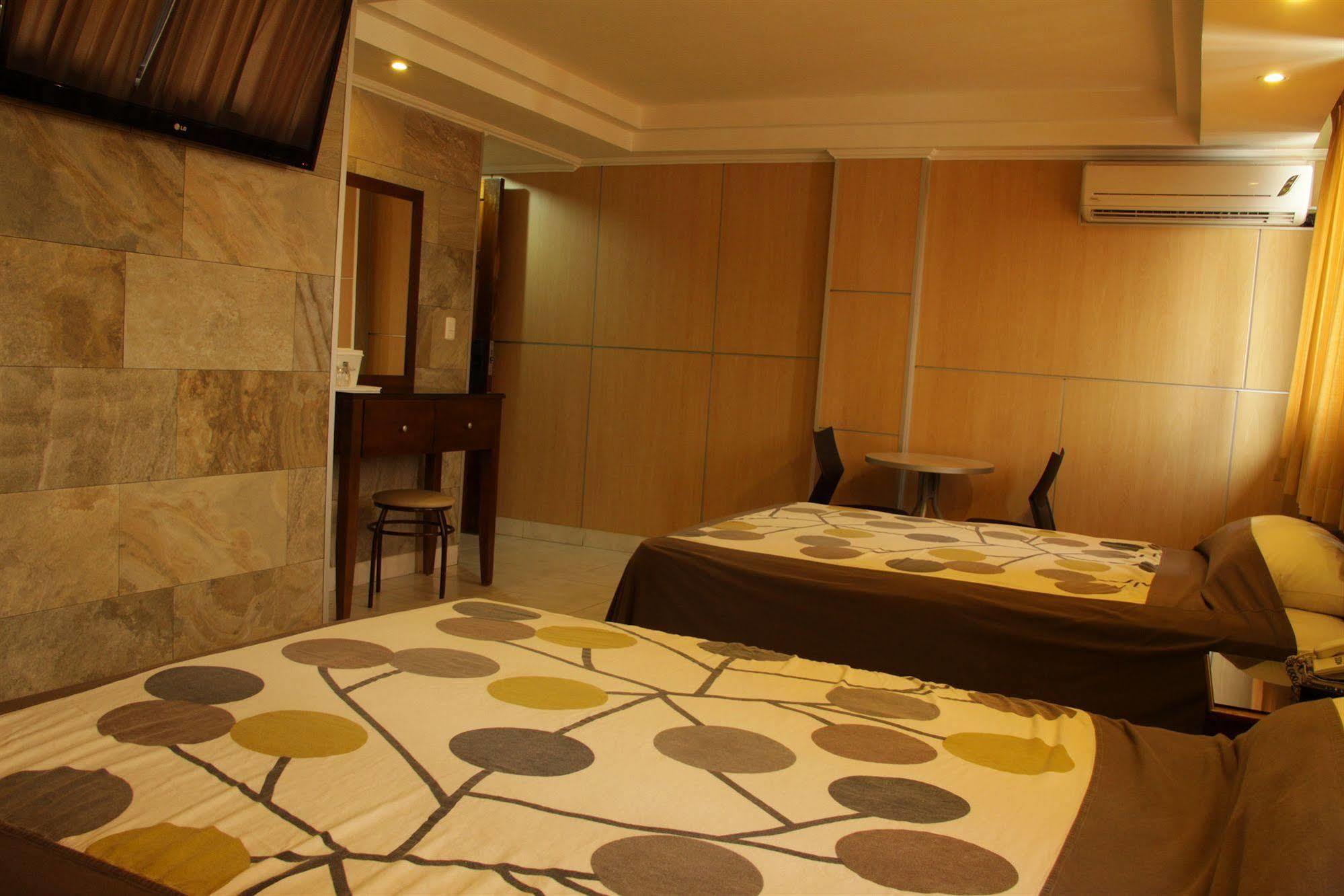 Hotel Roma Plaza Panamá Esterno foto